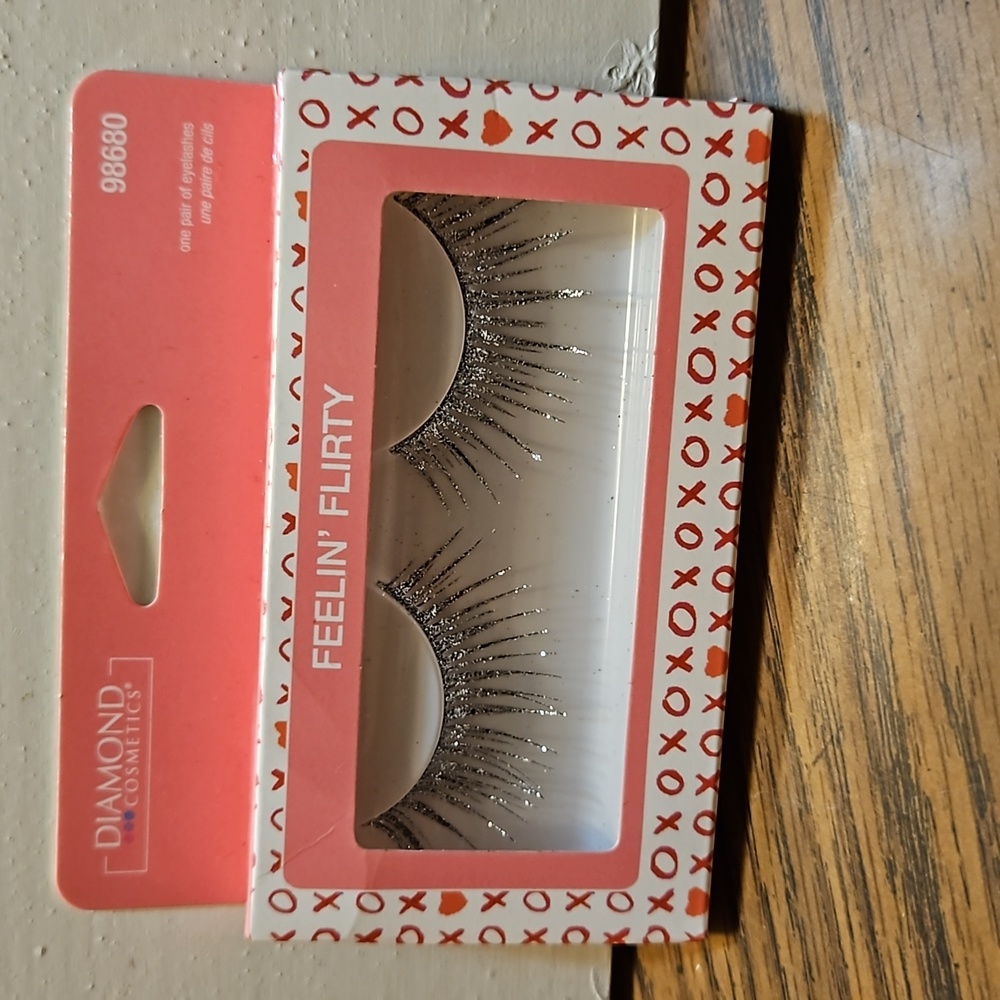 Diamond Cosmetics FEELIN' FLIRTY EYELASHES